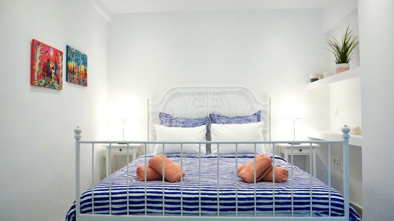 Appartamento Cycladic Style Apt In Atene Esterno foto